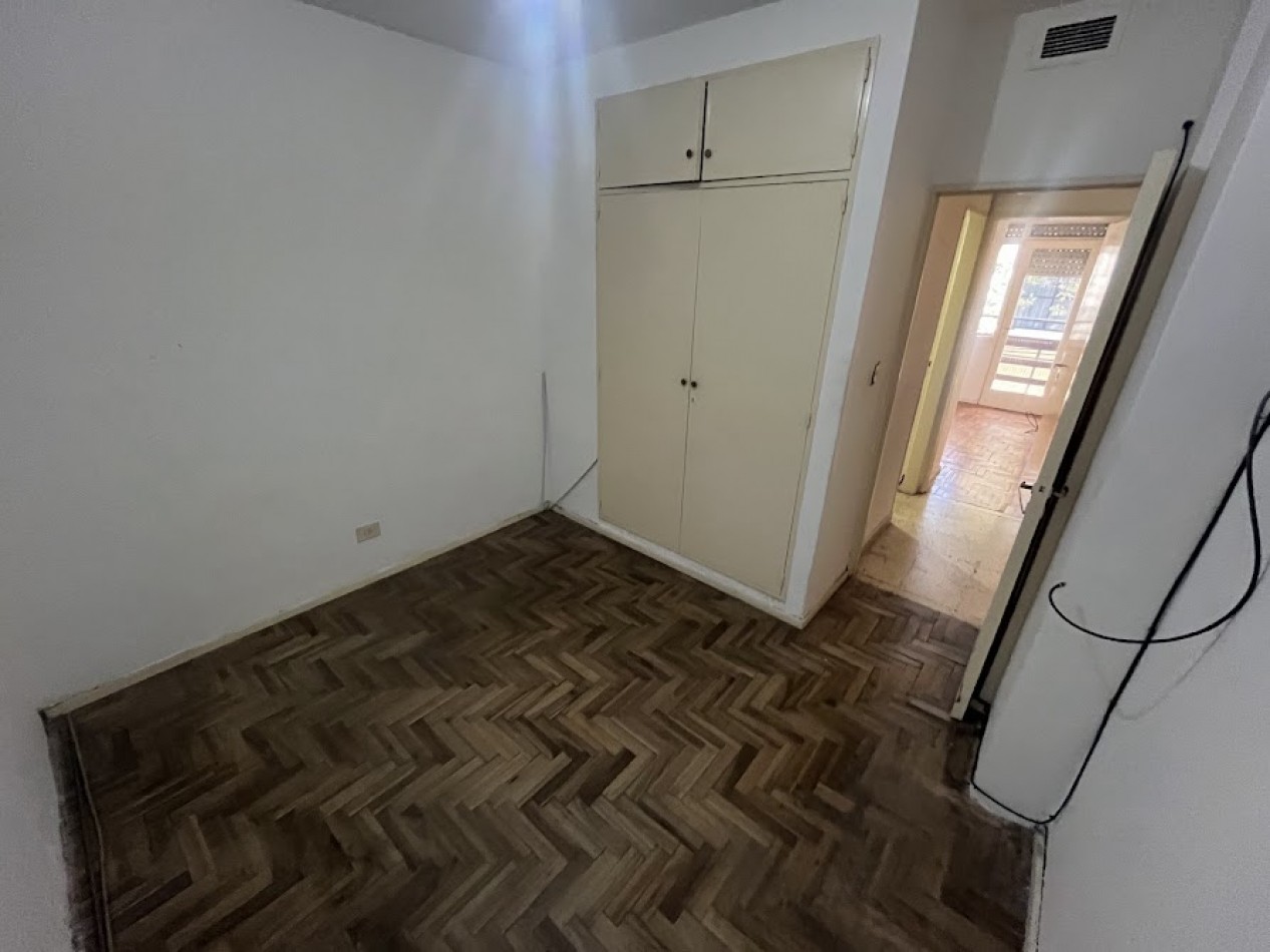 Alquiler 24 meses | Departamento 3 ambientes al frente con balcon y patio muy luminoso