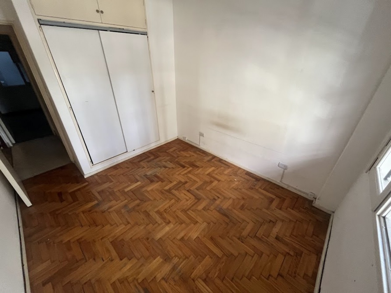 Alquiler 24 meses | Departamento 3 ambientes al frente con balcon y patio muy luminoso