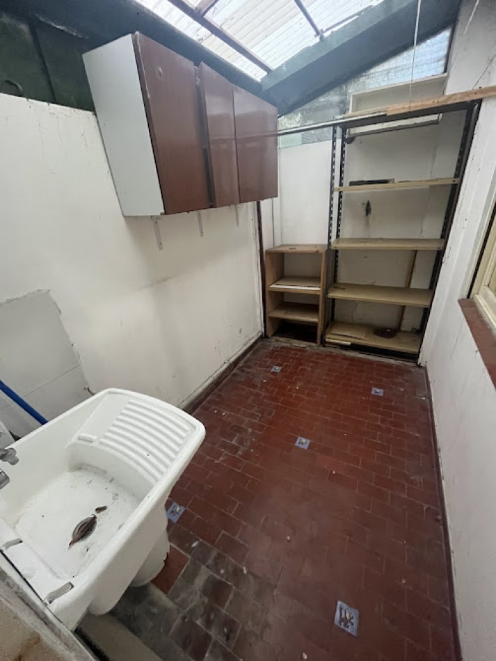 Alquiler 24 meses | Departamento 3 ambientes al frente con balcon y patio muy luminoso