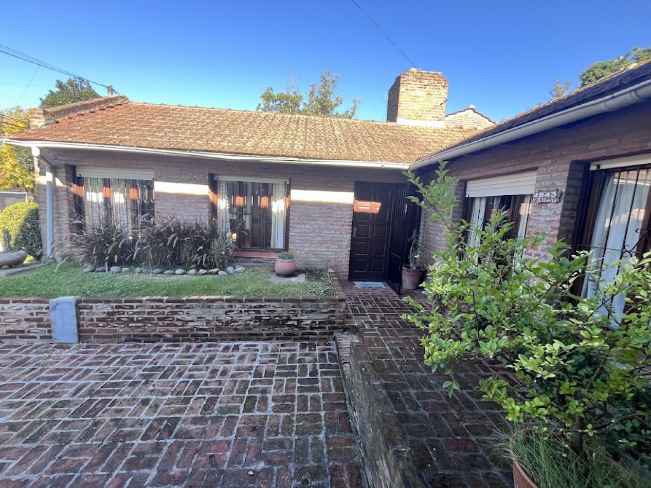 Venta Chalet 5 ambientes sobre lote de 900 m²  Colinas de Peralta Ramos APTO CREDITO