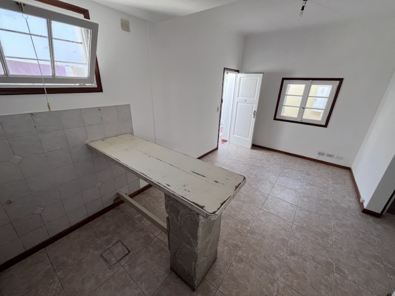 PH 2 AMB RECICLADO CON DOS  PATIOS EN CHAUVIN - SIN EXPENSAS