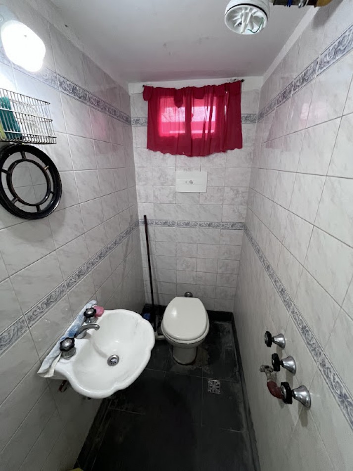 Chalet 5 ambientes en Los Troncos a metros de Guemes