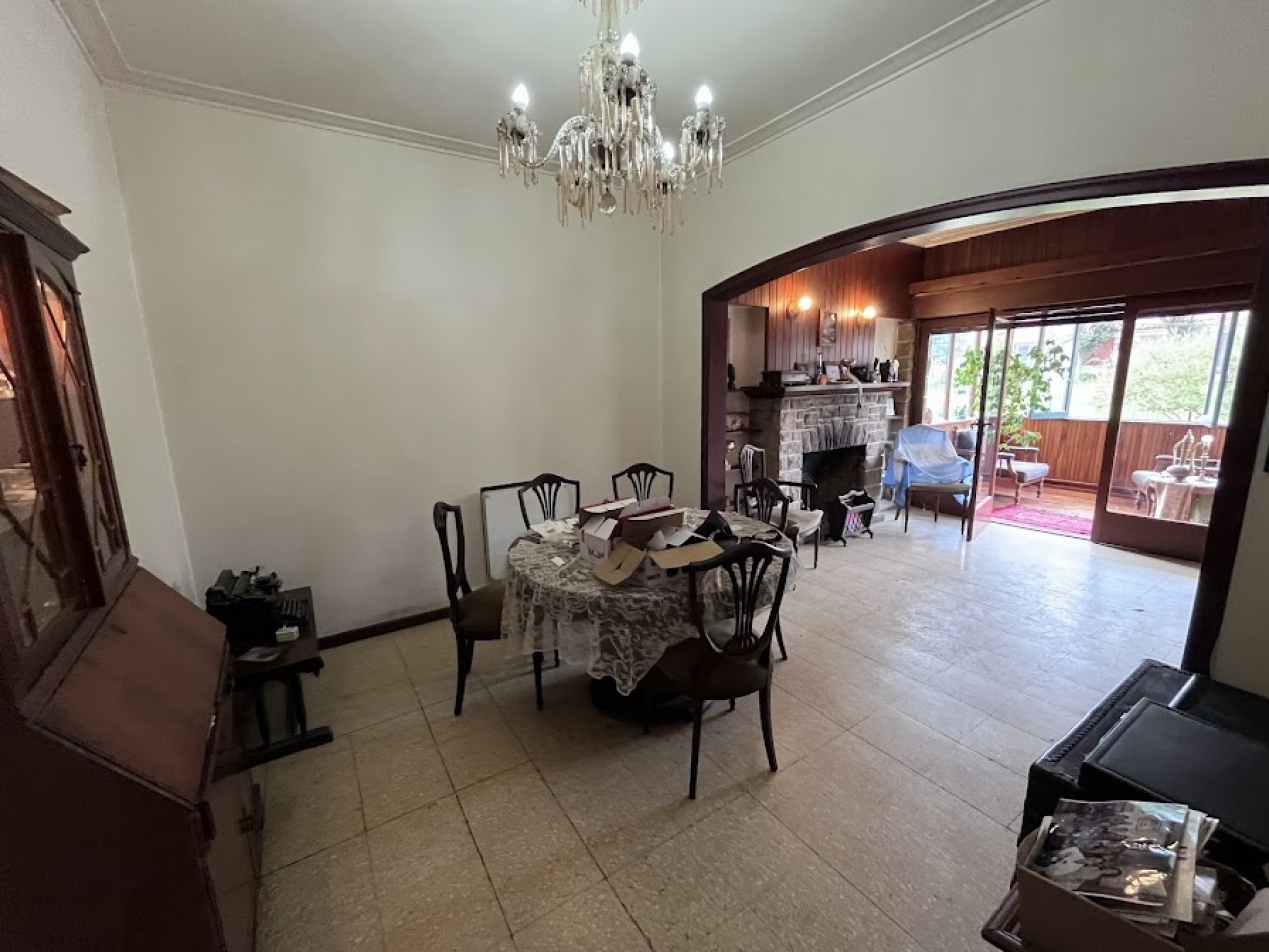 Chalet 5 ambientes en Los Troncos a metros de Guemes