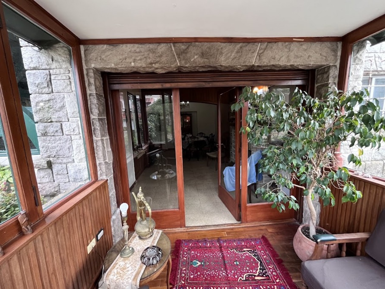 Chalet 5 ambientes en Los Troncos a metros de Guemes