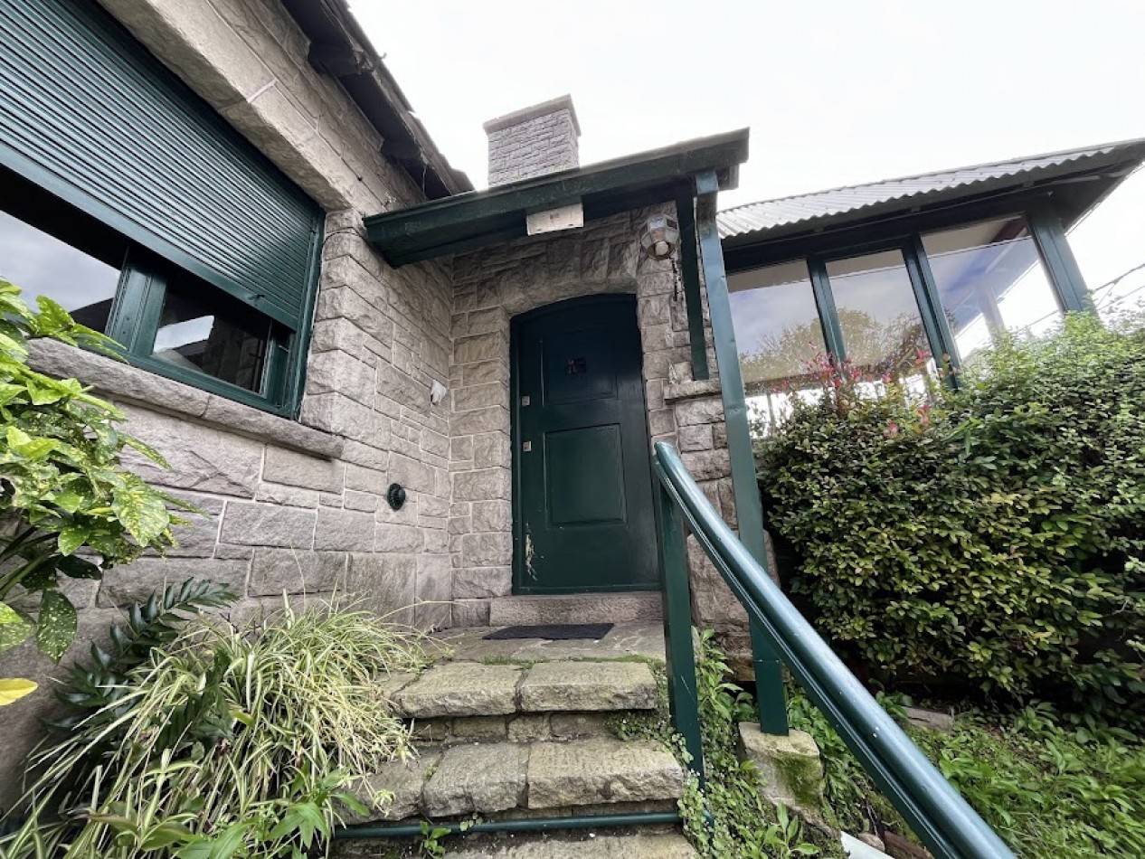 Chalet 5 ambientes en Los Troncos a metros de Guemes