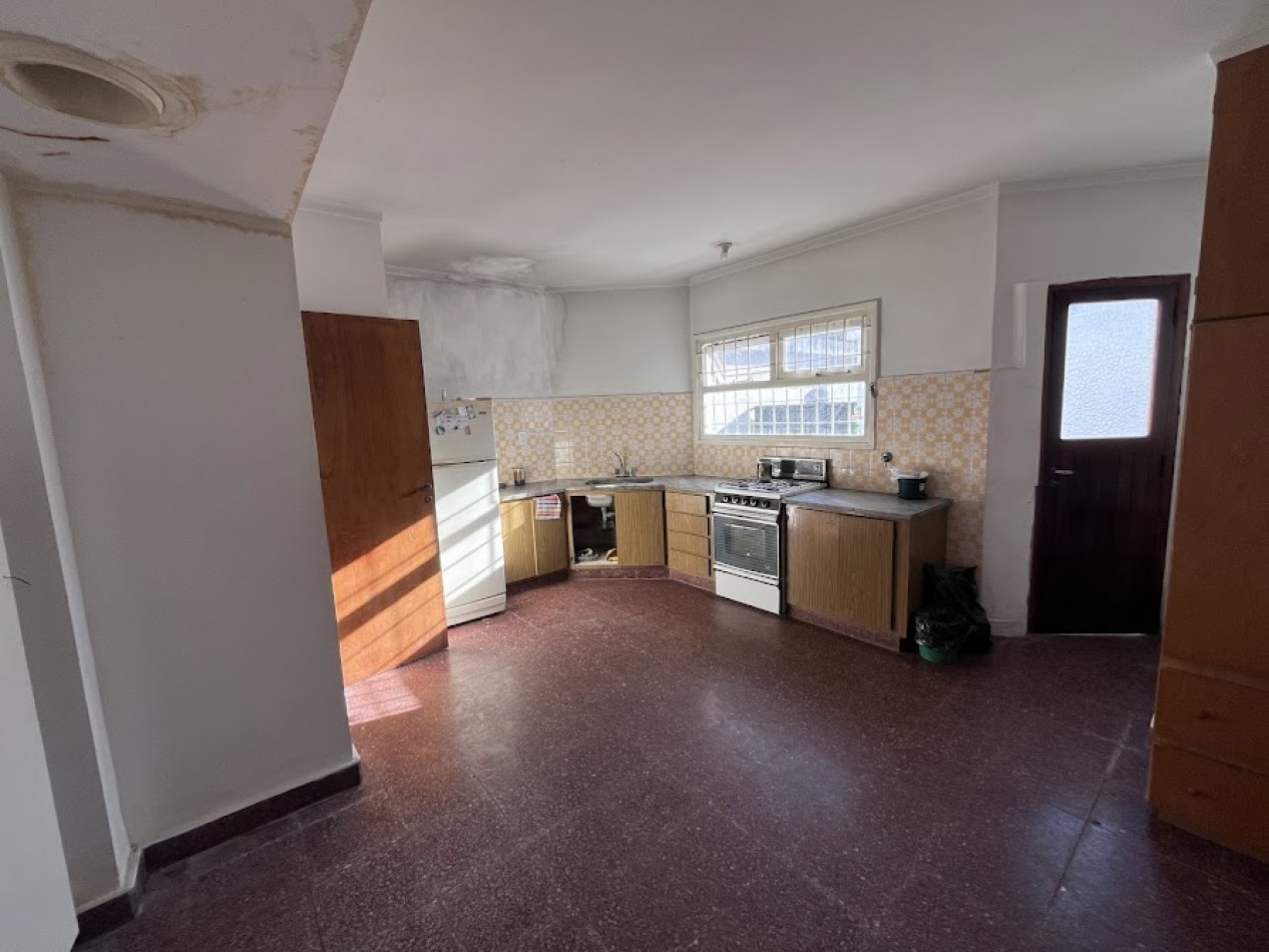 Venta PH 3 ambientes con cochera, patio y terraza - Chauvin APTO CREDITO