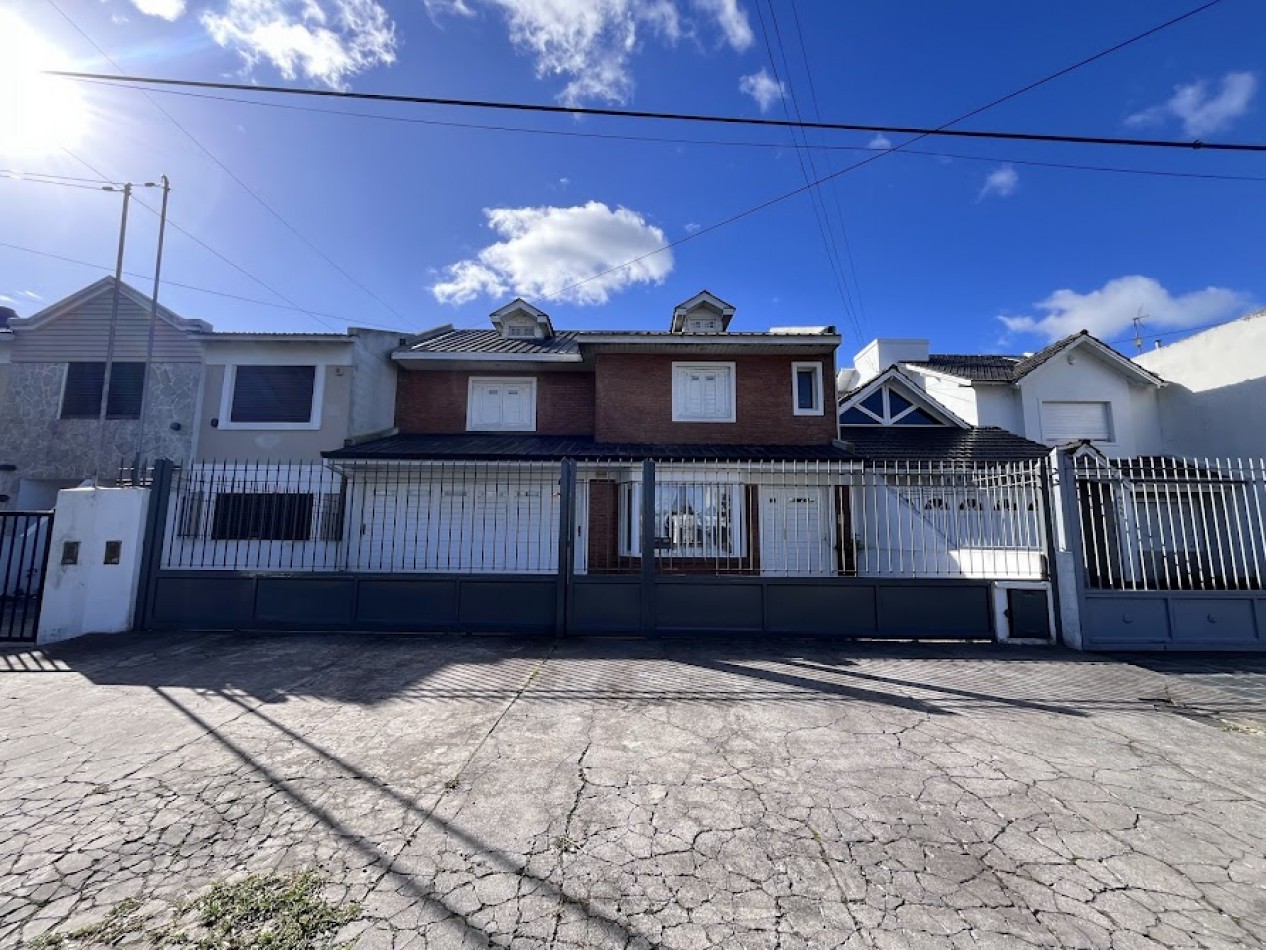 Excelente Chalet 5 Ambientes en Constitucion - Apto Credito