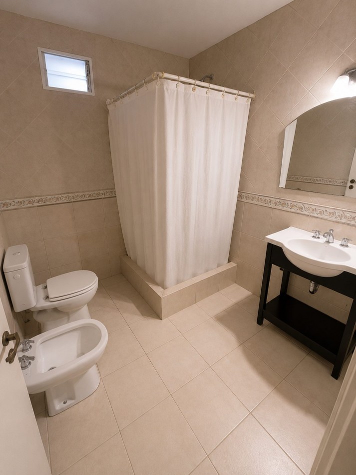 Excelente Chalet 5 Ambientes en Constitucion - Apto Credito