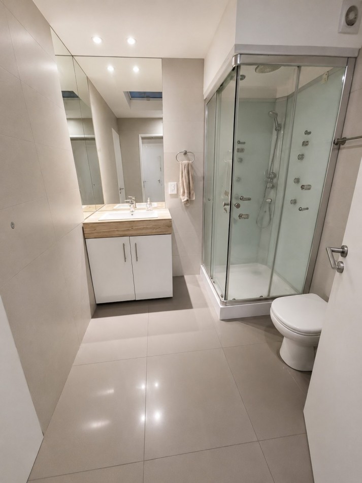 Propiedad Comercial de Gran Escala | 372 m² Cubiertos | Apto Credito | Varios Rubros