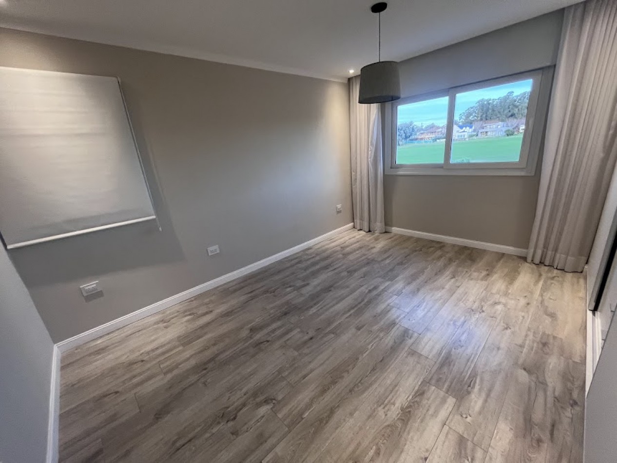 ALQUILER | Imponente casa de 5 ambientes con piscina y parque sobre lote de 1.000 m²