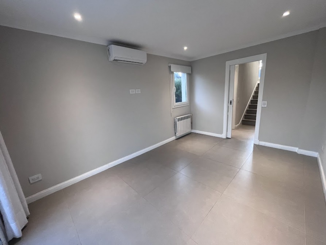 ALQUILER | Imponente casa de 5 ambientes con piscina y parque sobre lote de 1.000 m²