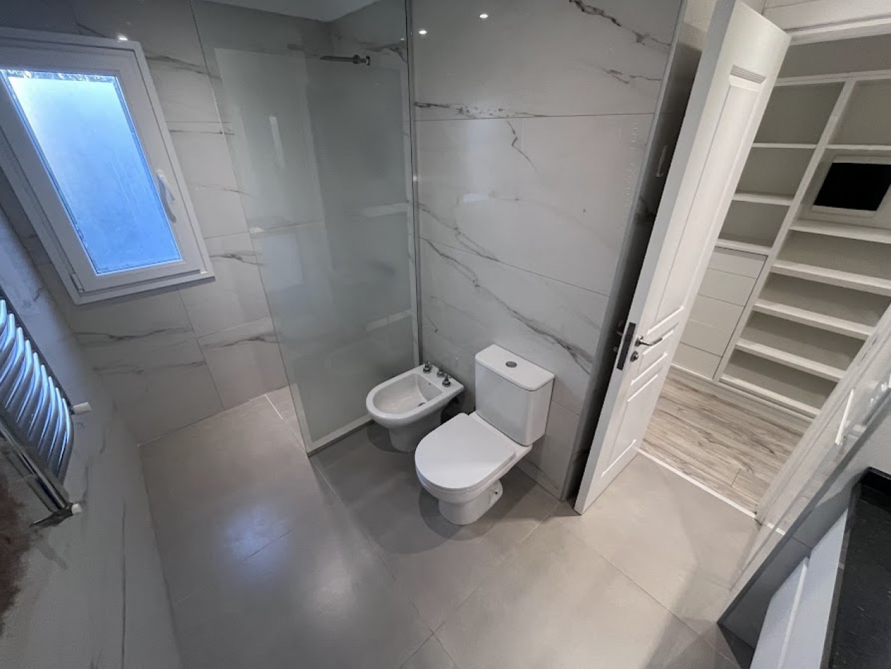 ALQUILER | Imponente casa de 5 ambientes con piscina y parque sobre lote de 1.000 m²