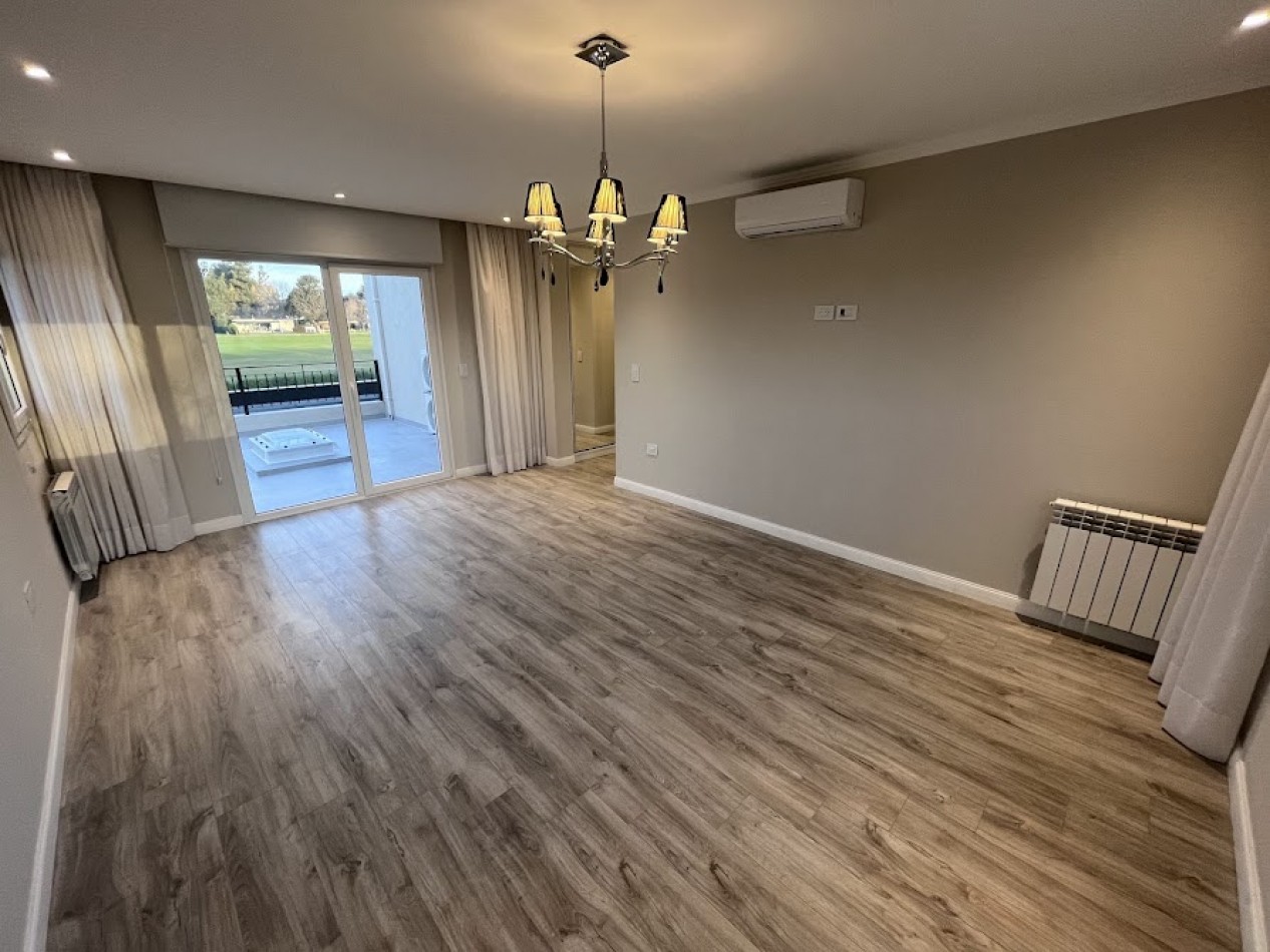 ALQUILER | Imponente casa de 5 ambientes con piscina y parque sobre lote de 1.000 m²