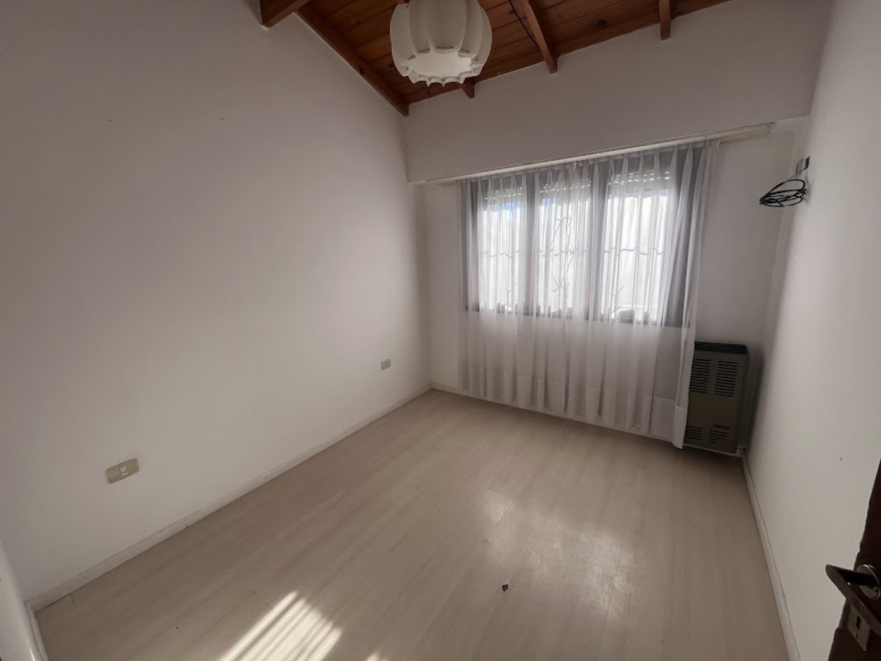 Chalet Apto Credito en Los Pinares | Lote Propio y Potencial de Ampliacion