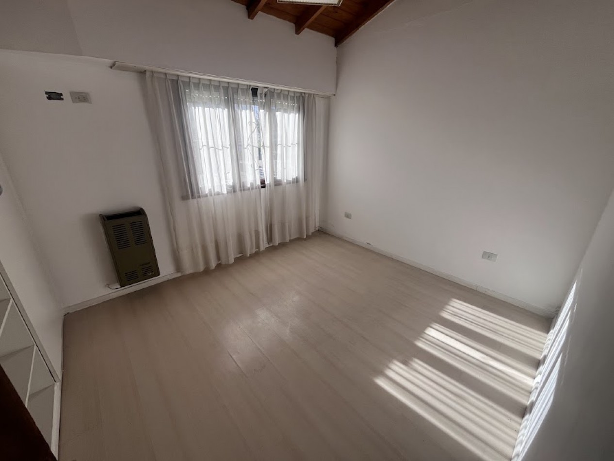 Chalet Apto Credito en Los Pinares | Lote Propio y Potencial de Ampliacion