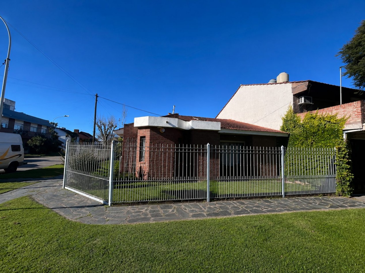 Chalet Apto Credito en Los Pinares | Lote Propio y Potencial de Ampliacion