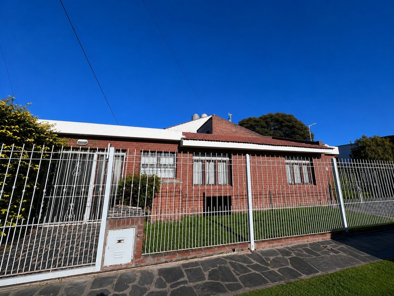 Chalet Apto Credito en Los Pinares | Lote Propio y Potencial de Ampliacion