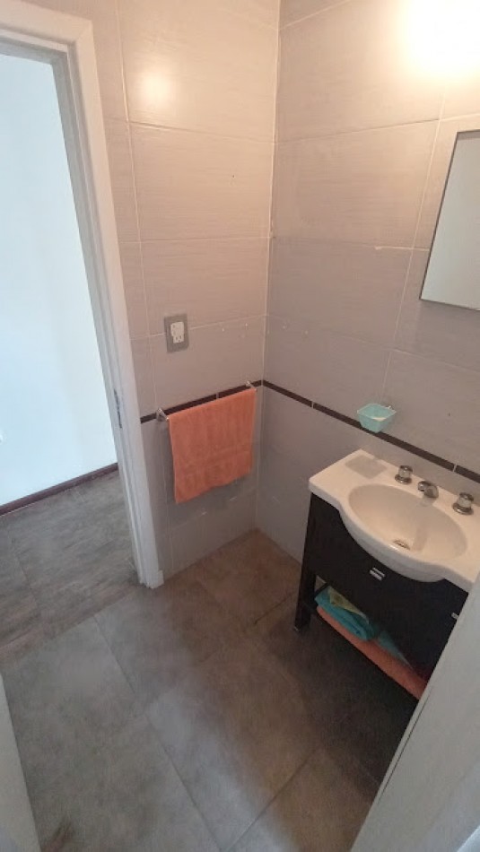 Alquiler Camet Norte 24 meses casa 2 amb. con parque