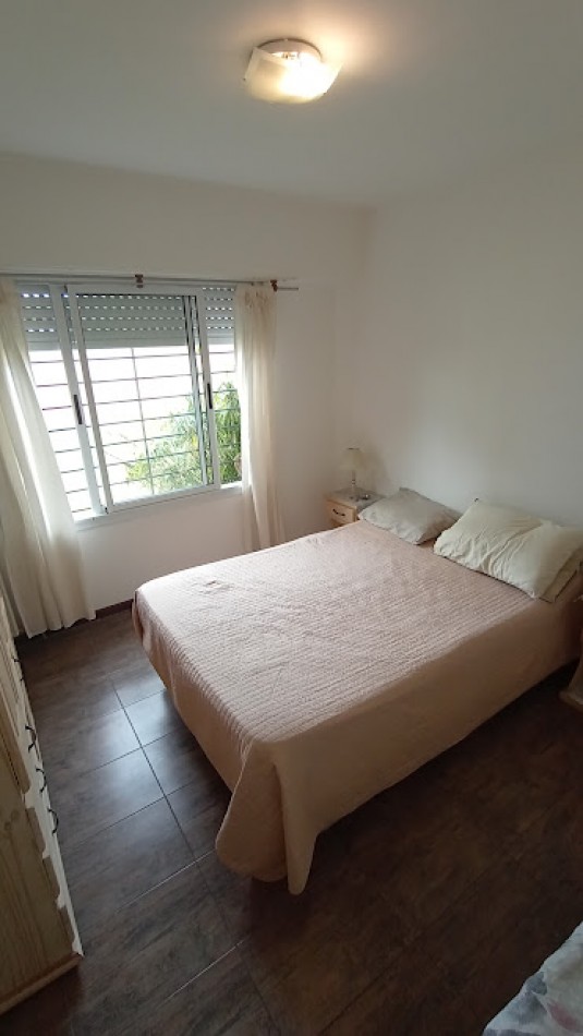 Alquiler Camet Norte 24 meses casa 2 amb. con parque