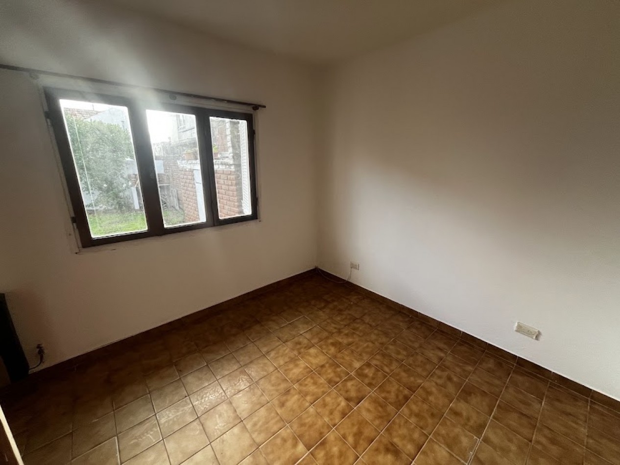ALQUILER 24 MESES - PH DE 3 AMBIENTES CON PATIO AMPLIO