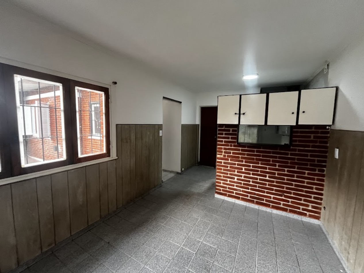 ALQUILER 24 MESES - PH DE 3 AMBIENTES CON PATIO AMPLIO
