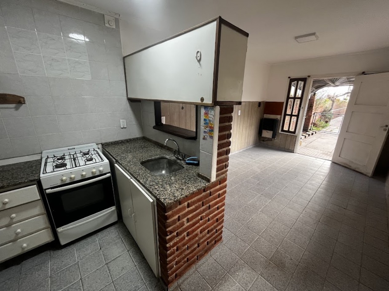 ALQUILER 24 MESES - PH DE 3 AMBIENTES CON PATIO AMPLIO