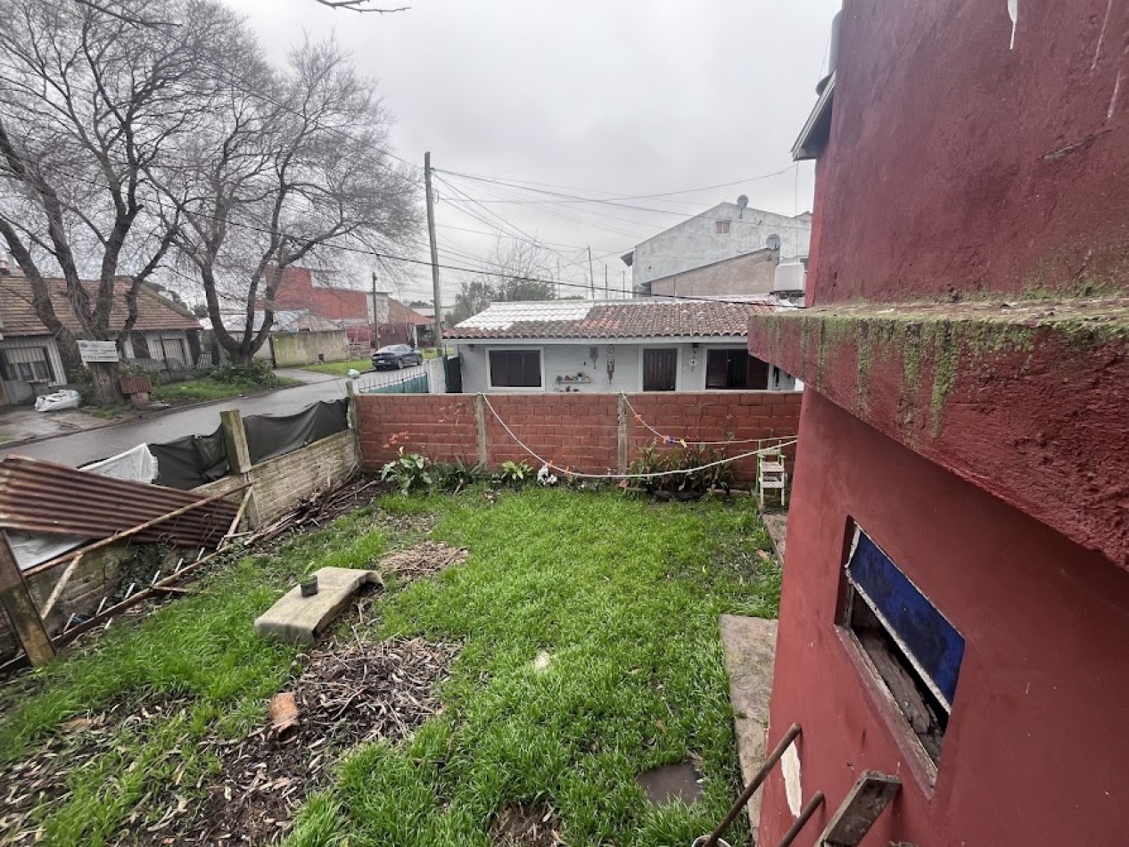 OPORTUNIDAD Lote en esquina con dos viviendas independientes | Apto credito