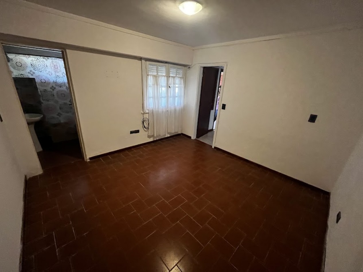 CHALET EN ALQUILER POR 24 MESES 3 AMB. PARQUE-QUINCHO -COCHERA -PARQUE LURO