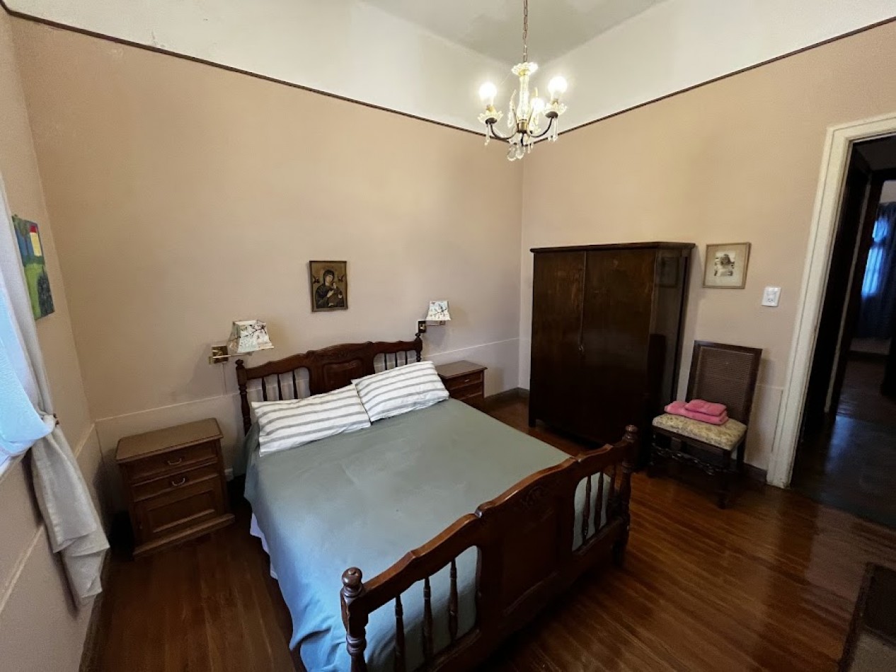 Chalet de estilo a metros del mar · 6 ambientes- Stella Maris