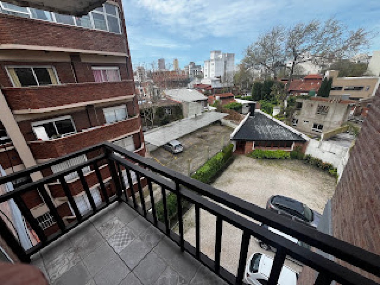  Departamento en duplex de 4 ambientes en Chauvin -QUINCHO-PATIO PROPIO-COCHERA