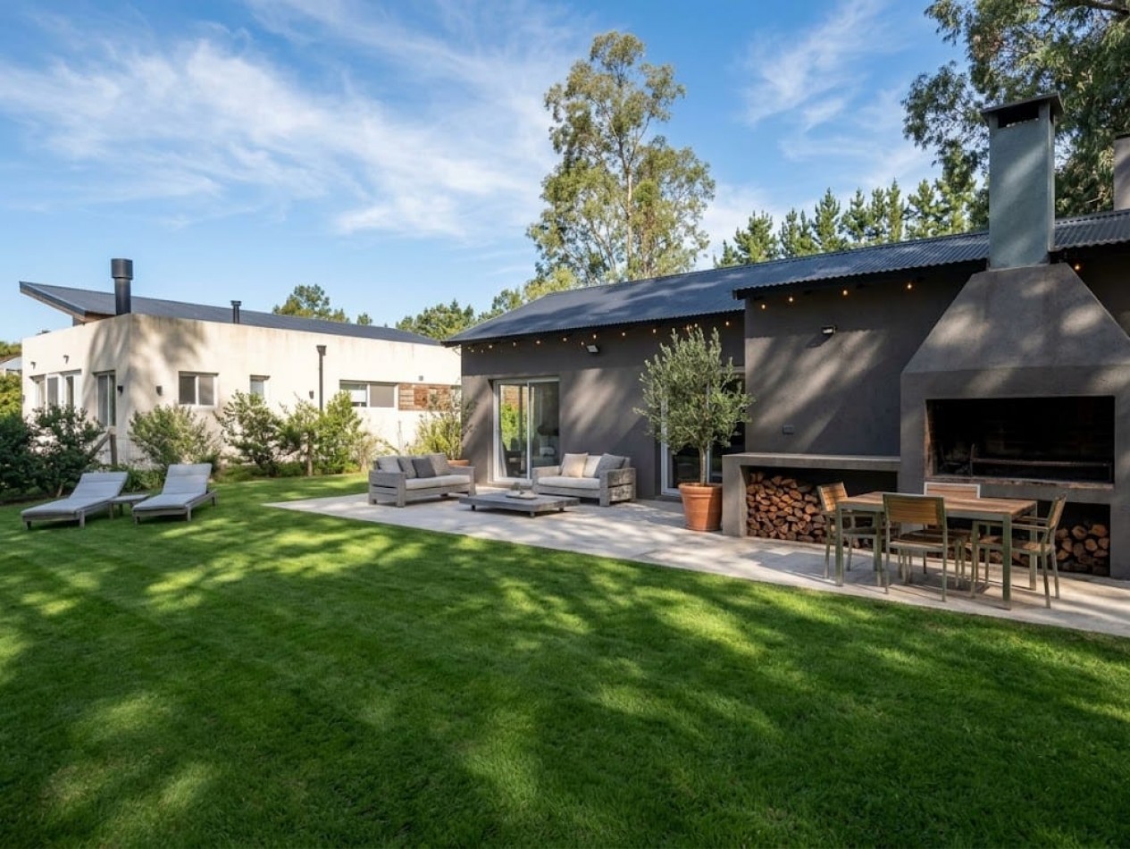 VENTA | CASA MODERNA DE 4 AMBIENTES EN ARENAS DEL SUR