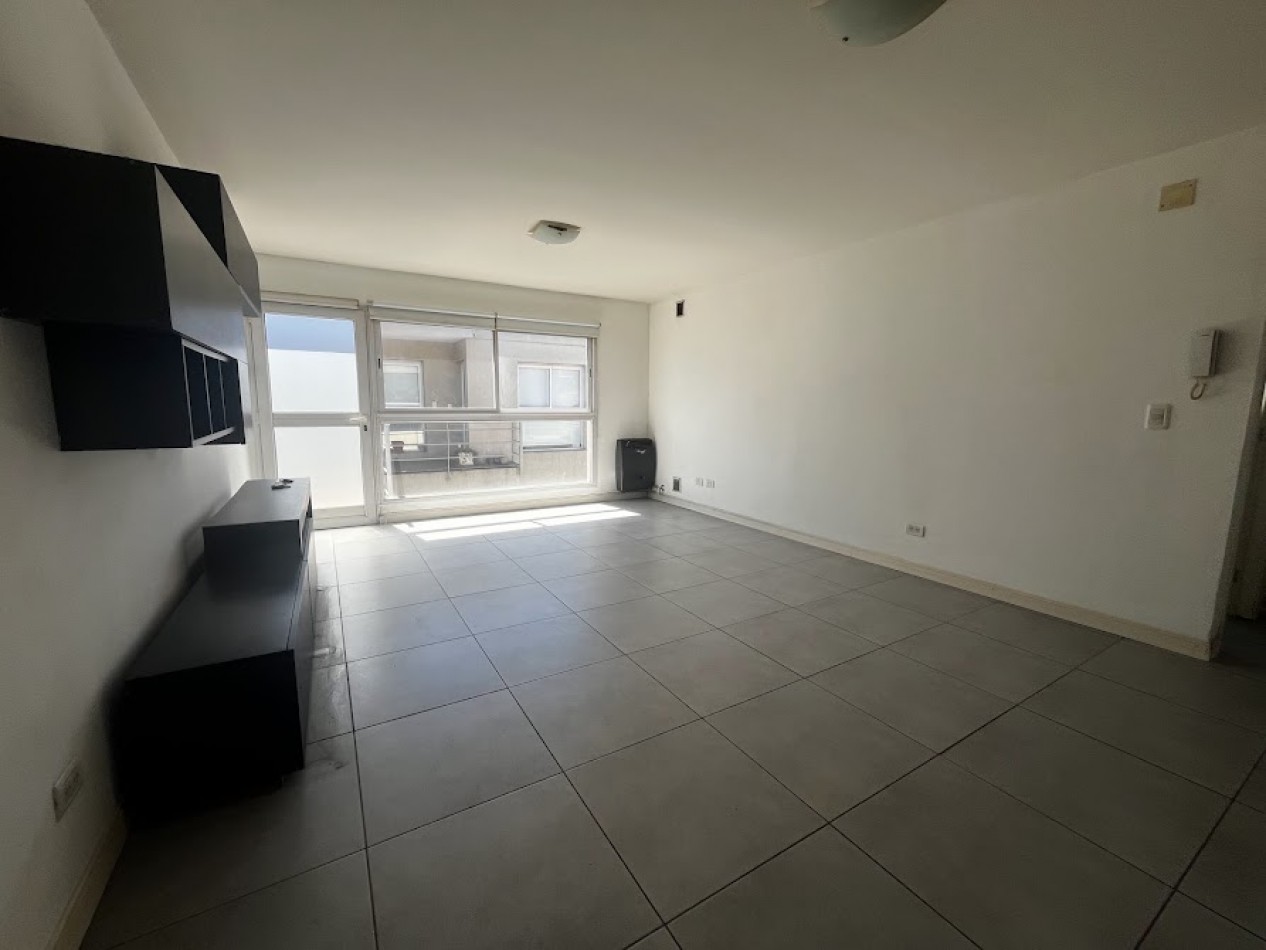 DEPARTAMENTO DE 2 AMBIENTES CON COCHERA Y BALCONES | APTO CREDITO