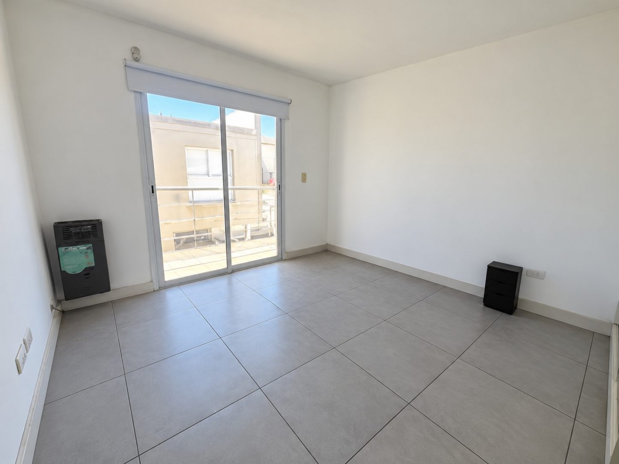 DEPARTAMENTO DE 2 AMBIENTES CON COCHERA Y BALCONES | APTO CREDITO