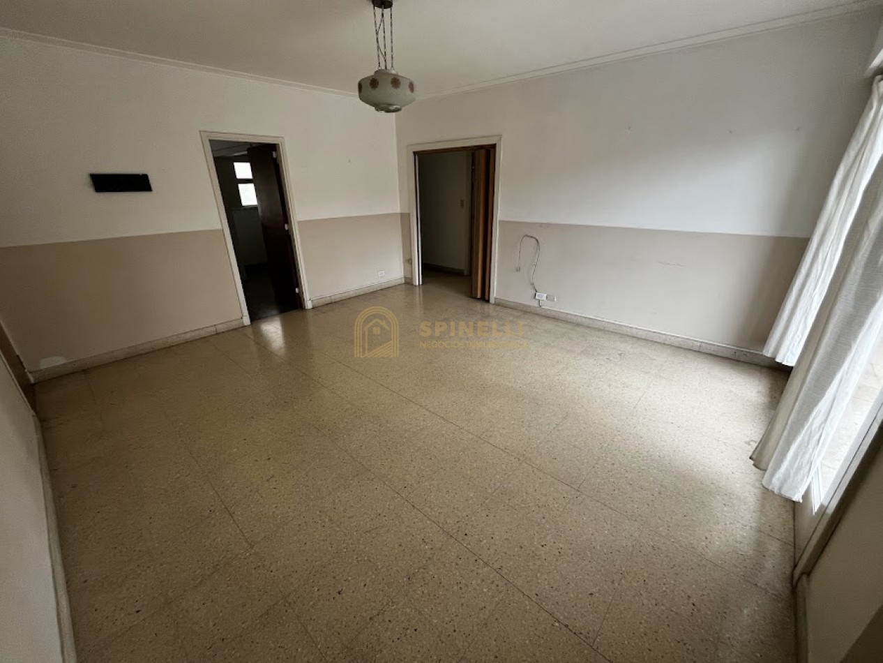 Alquiler 24 meses | Amplio departamento de 3 ambientes con gran balcon al frente-CHAUVIN