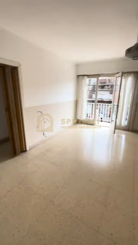 Alquiler 24 meses | Amplio departamento de 3 ambientes con gran balcon al frente-CHAUVIN