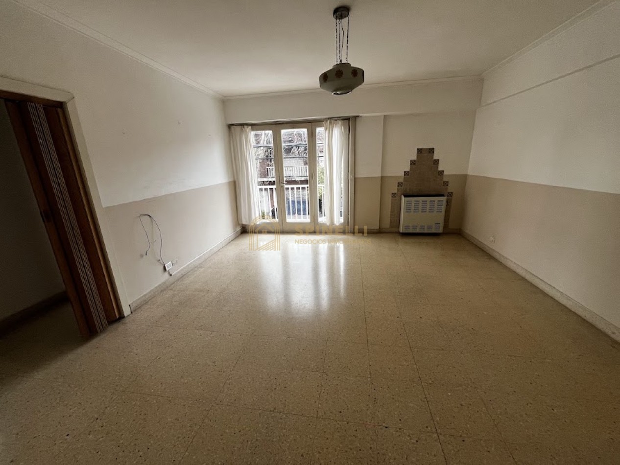 Alquiler 24 meses | Amplio departamento de 3 ambientes con gran balcon al frente-CHAUVIN