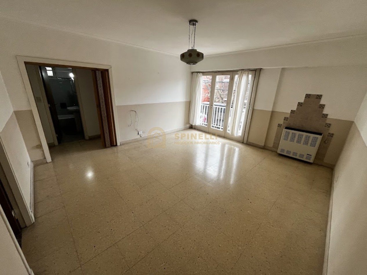 Alquiler 24 meses | Amplio departamento de 3 ambientes con gran balcon al frente-CHAUVIN