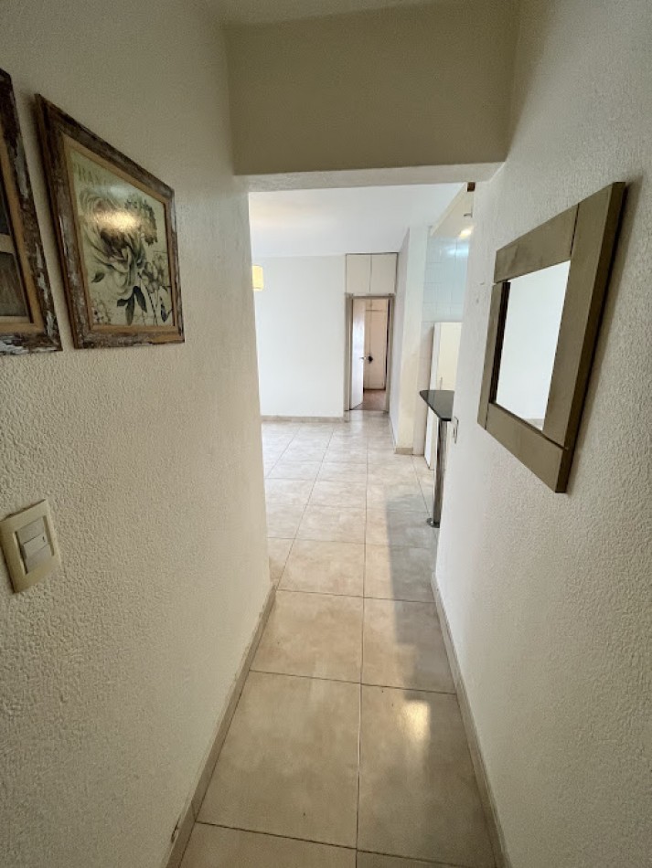 Venta Departamento 3 Amb. con balcon  en Cordoba y Peatonal - Muy Buen Estado