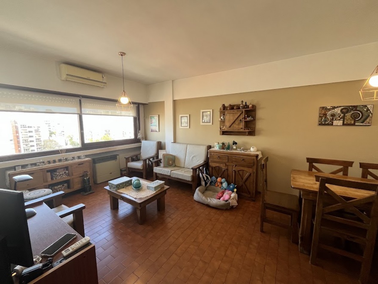 EXCELENTE SEMIPISO DE 3 AMBIENTES AL FRENTE - MUY LUMINOSO -PLAZA MITRE