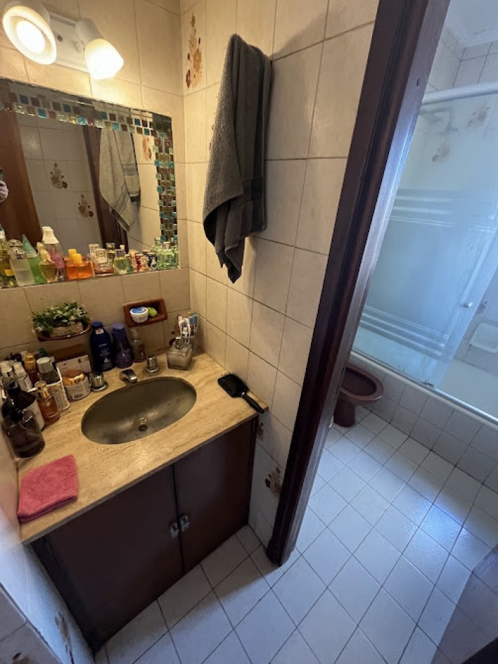 EXCELENTE SEMIPISO DE 3 AMBIENTES AL FRENTE - MUY LUMINOSO -PLAZA MITRE