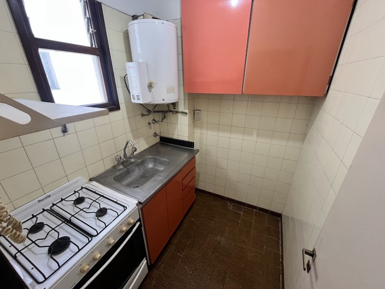 Departamento 3 ambientes al frente - Muy luminoso y de amplias dimensiones-La Perla