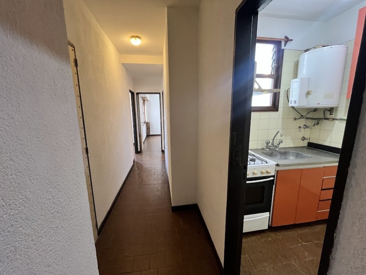 Departamento 3 ambientes al frente - Muy luminoso y de amplias dimensiones-La Perla