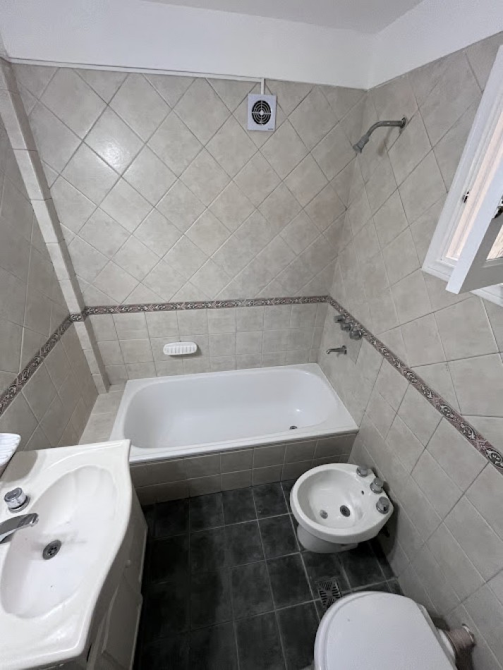 APTO PROFESIONAL ALQUILER 24 MESES  PH 3 ambientes con cochera en Chauvin 