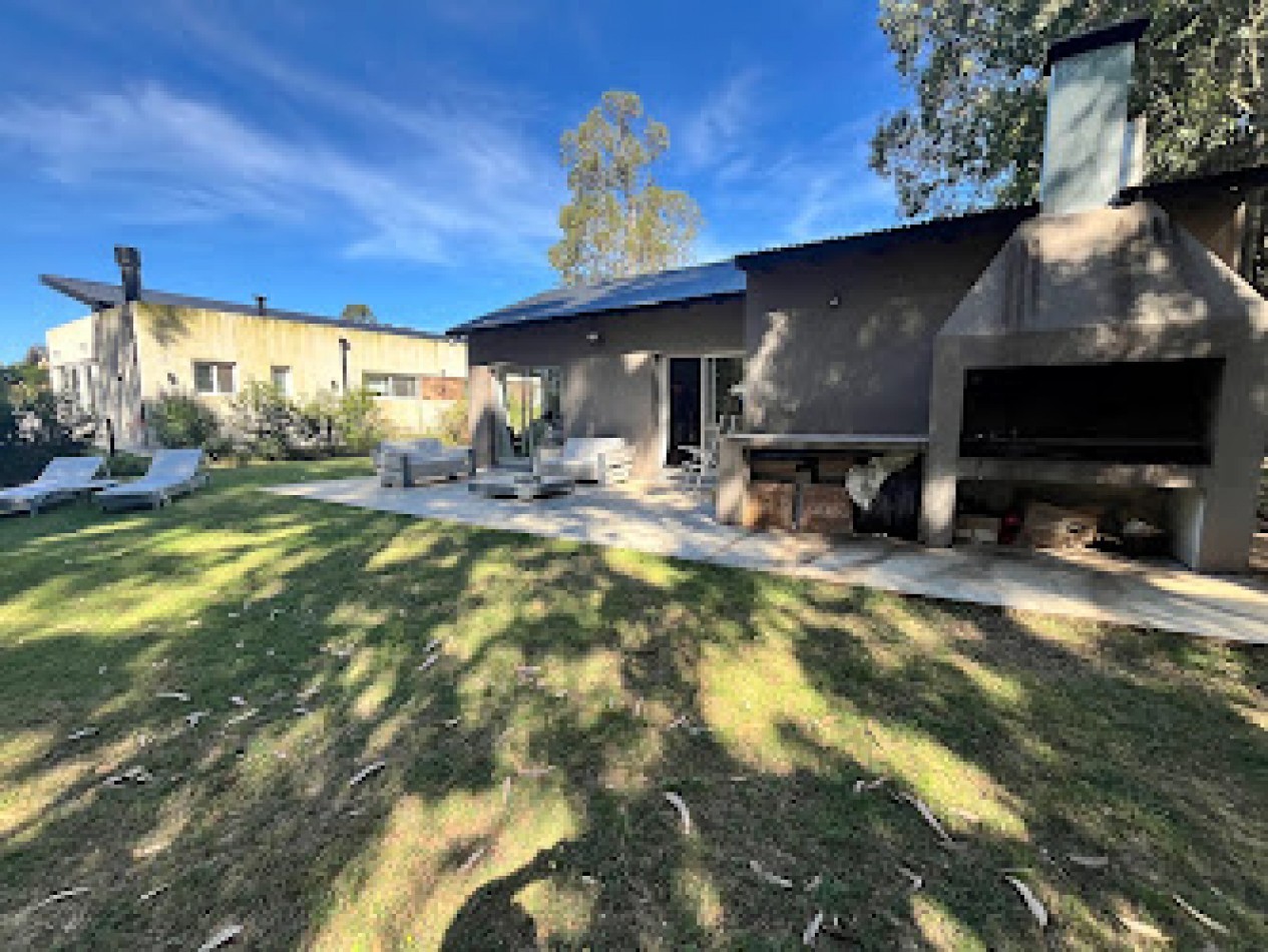 ALQUILER 24 MESES | CASA MODERNA DE 4 AMBIENTES EN ARENAS DEL SUR