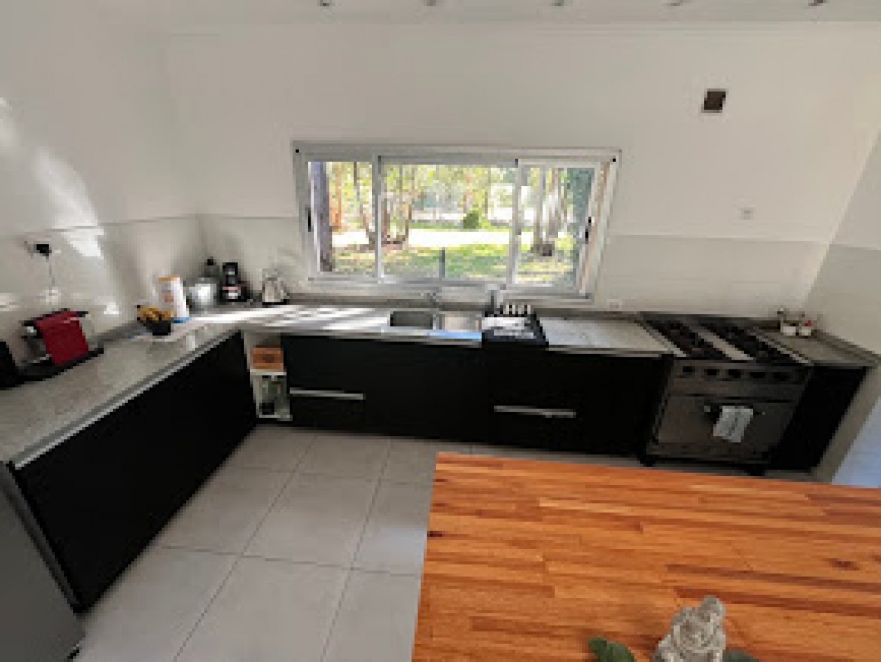 ALQUILER 24 MESES | CASA MODERNA DE 4 AMBIENTES EN ARENAS DEL SUR