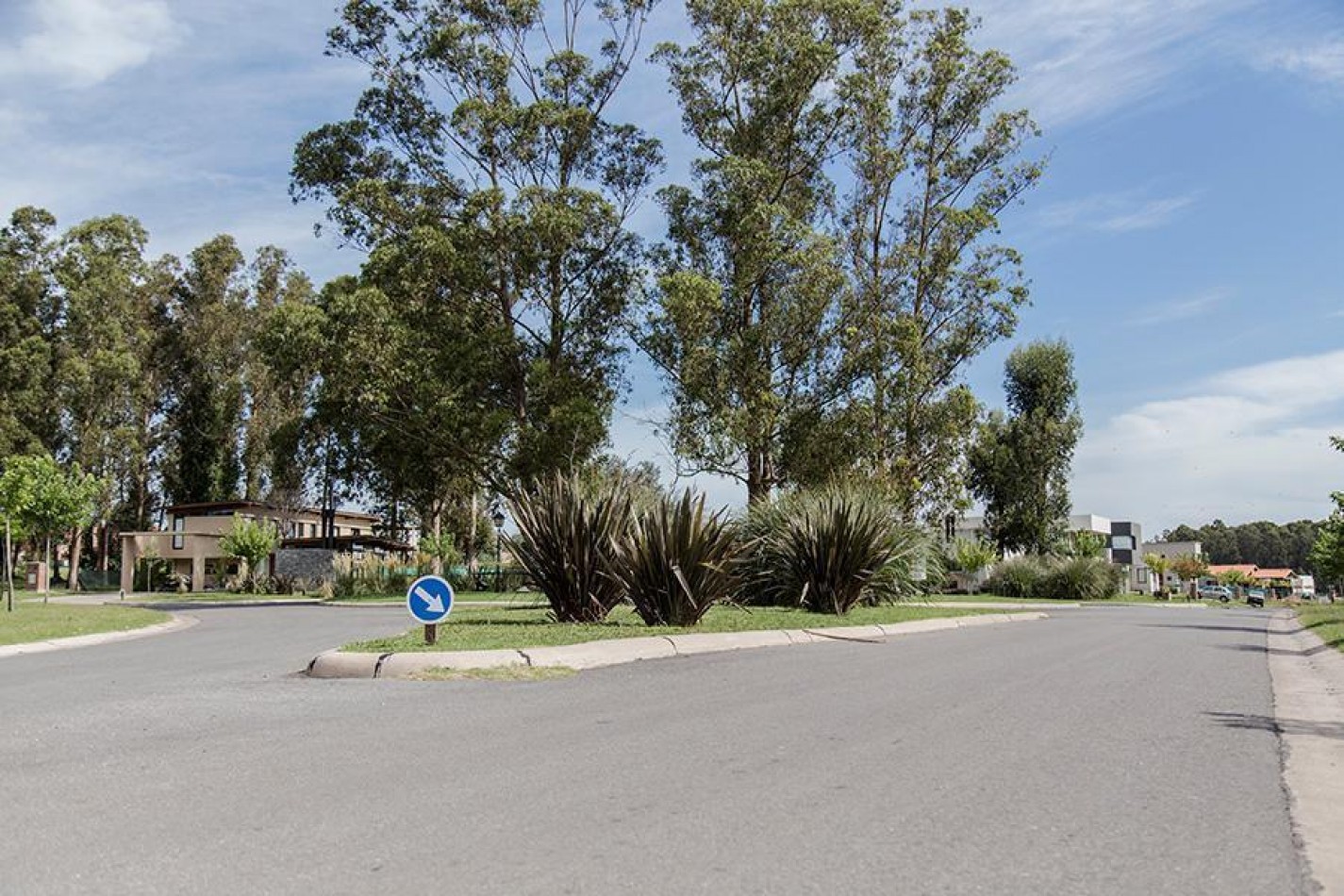 ALQUILER 24 MESES | CASA MODERNA DE 4 AMBIENTES EN ARENAS DEL SUR