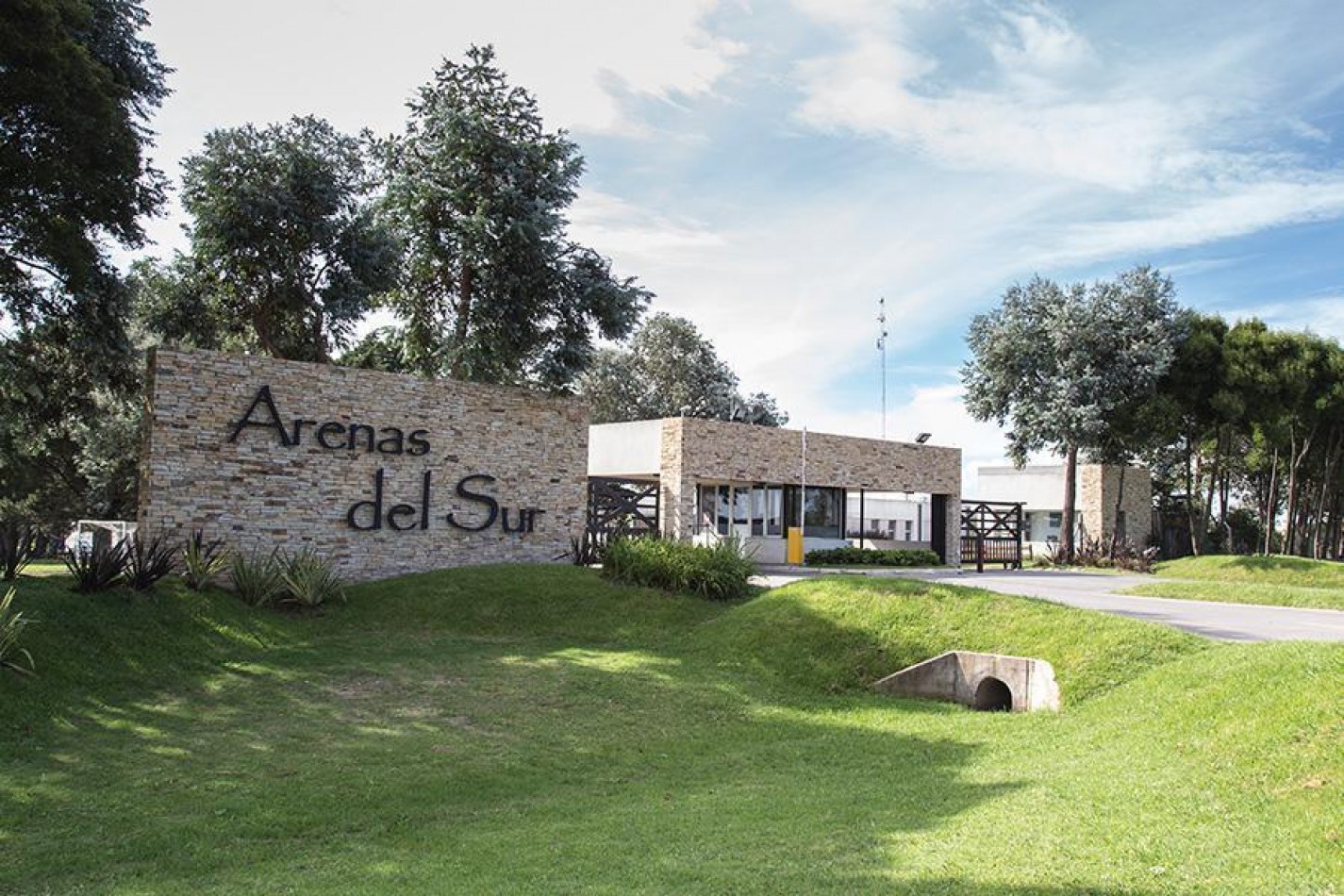 ALQUILER 24 MESES | CASA MODERNA DE 4 AMBIENTES EN ARENAS DEL SUR
