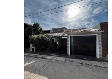 Casa en Excelente Estado con 3 Dormitorios y Garage