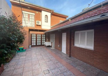 Chalet en Chauvin de 4 ambientes con local al Frente - Excelente Ubicacion