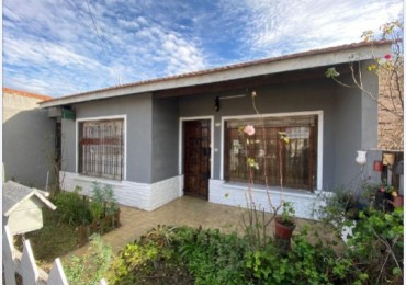 Casa 3 amb. + departamento con entrada independiente